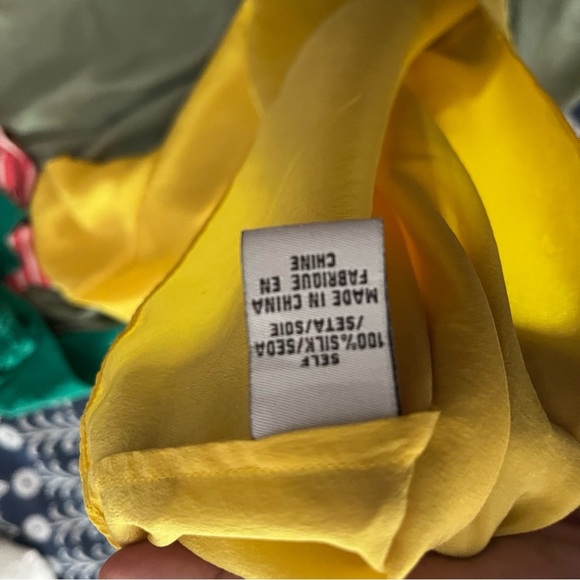 Tibi Yellow Floaty 💯 Silk Blouse - Picture 4 of 6